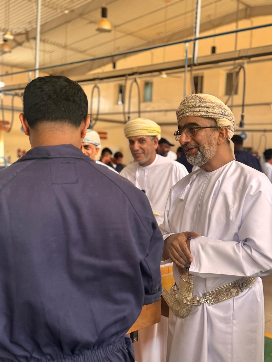 🔴 #فريق_الحدة_الإعلامي |
محافظ جنوب الشرقية يتفقد برامج تدريبية رائدة تعزز الكفاءات الرقمية وتصون الموروث البحري العُماني. 

سالم بن حمد الساعدي <a href="/alftaalsamer/">سالم حمد الساعدي🇴🇲</a>

قام سعادة الدكتور يحيى بن بدر المعولي محافظ جنوب الشرقية بزيارة تفقدية لعدد من البرامج التدريبية النوعية التي تحتضنها