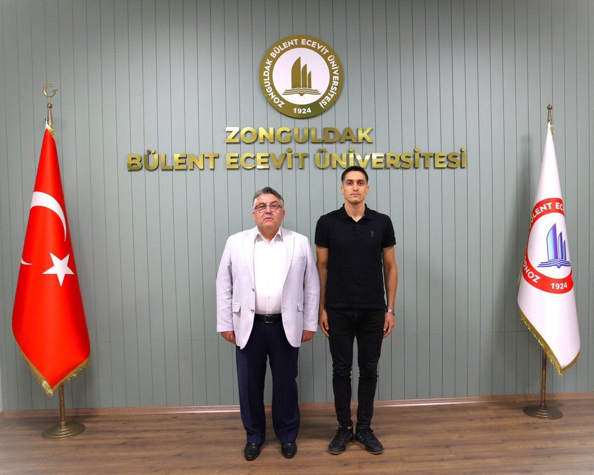 Prof. Dr. İsmail Hakkı ÖZÖLÇER 🇹🇷 (@ihozolcer) on Twitter photo Üniversitemizin gururu Millî Sporcumuz ve Konsey Başkanımız Doğukan Kilcioğlu ile helalleştik, vedalaştık. 
Disiplinli, titiz ve özverili çalışma prensibine yakından şahit olduğum Doğukan, inanıyorum ki yeni meslek hayatında da yüzümüzü ağartacaktır.  Kendisini tebrik eder, Üniversitemizin gururu Millî Sporcumuz ve Konsey Başkanımız Doğukan Kilcioğlu ile helalleştik, vedalaştık. 
Disiplinli, titiz ve özverili çalışma prensibine yakından şahit olduğum Doğukan, inanıyorum ki yeni meslek hayatında da yüzümüzü ağartacaktır.  Kendisini tebrik eder,