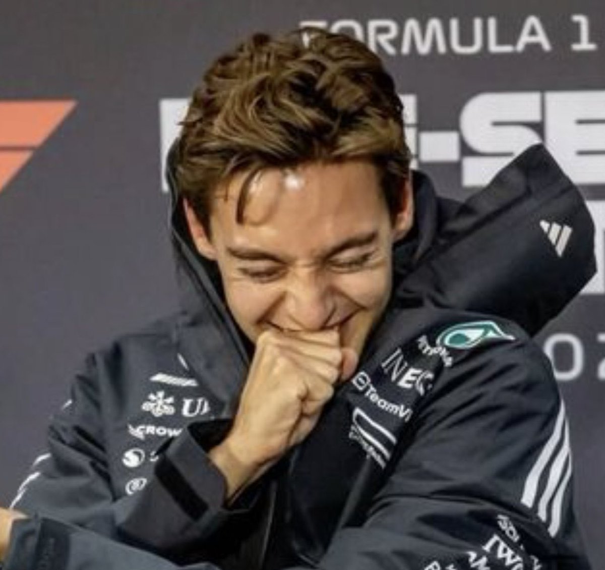 just love when my silly tweets get people riled up giving me essays why it wont be good if george goes to rb why he wont want that why why why girl idgaf... i just said rb should be in his dms but comprehension skills be kicking everyones ass on f1twt