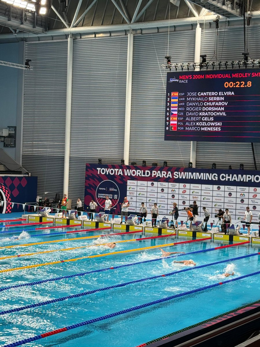 Odpoledne s hvězdami!🇨🇿✨ S obdivem sleduji, kolik medailí již získal český paralympijský tým v plavání. Je to skvělý pocit, že můžu reprezentovat stejnou zemi. 

#Paralympics #TeamCzechia #ParaSwimming #Singapore2025