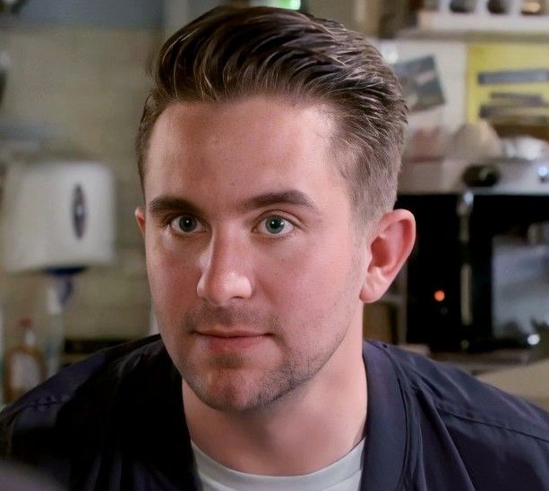 look how handsome and alive he looks when he's with Ben!