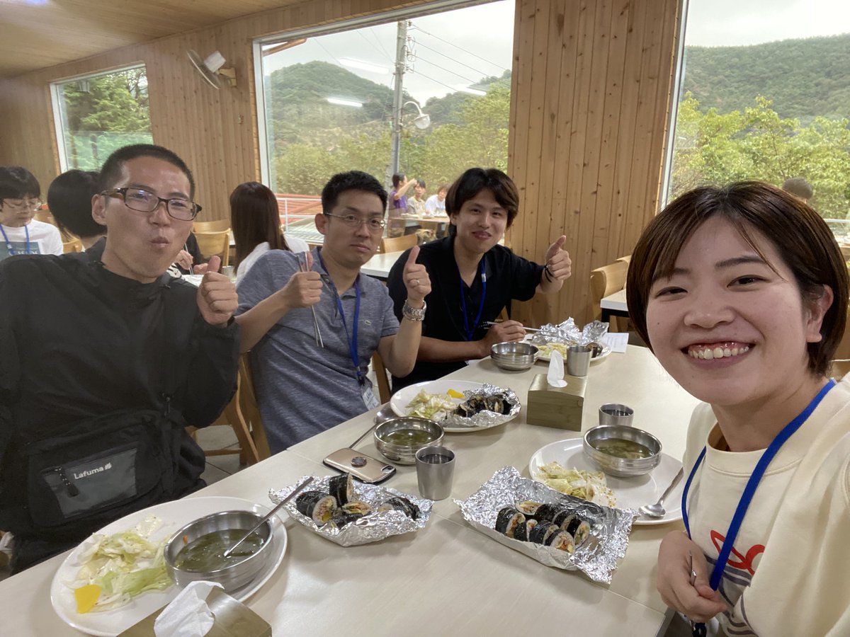 marihorn_'s tweet image. 【心身健康道場9日目】
今日はキンパをみんなで分けて食べた🍚

1番小さい無と有が宇宙自然を作って圧縮~して作られる体の自分👫

バックスクリーン・映像スクリーンで見たときに全てがあるままで消えるーー！！
凄ーーい！！！

#宇宙が有るままで無い #nTech