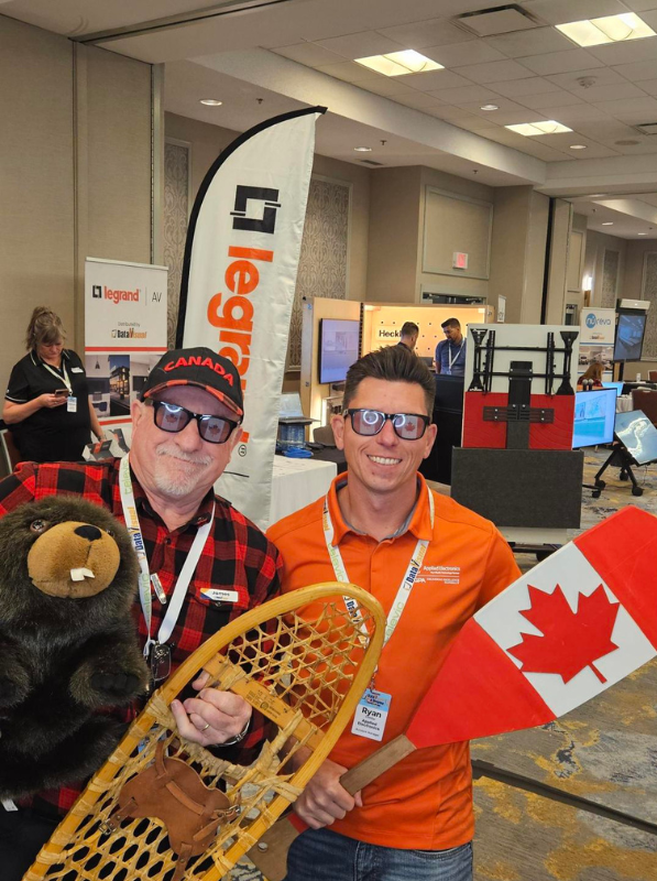 Applied_tweets's tweet image. Last week, our team of technology experts had a fantastic time connecting with partners and clients at DataVisual on Display Canada in the West🎉📊.
 
#AppliedElectronics #AVTech #ProAV #CollaborationTech #Innovation #DataVisual #CanadaAV