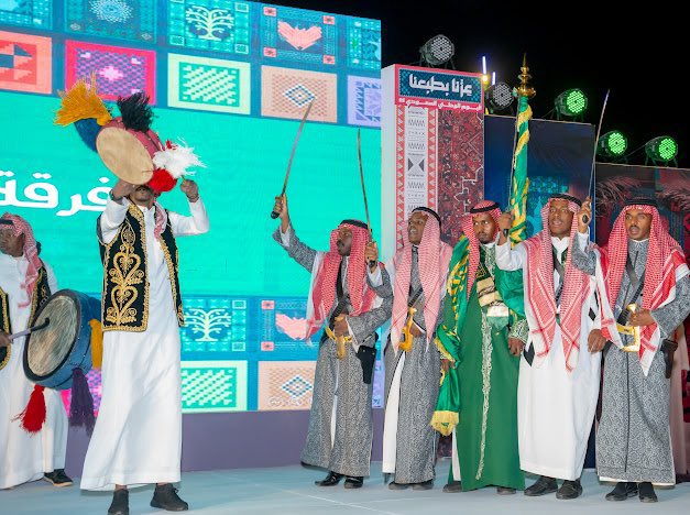 صور |

العرضة والسامري والدحة بليالي الوطـ🇸🇦ـن في #طبرجل 💚💚

#يوم_الوطني_السعودي_95 #عزنا_بطبعنا_95  #طبرجل #الجوف