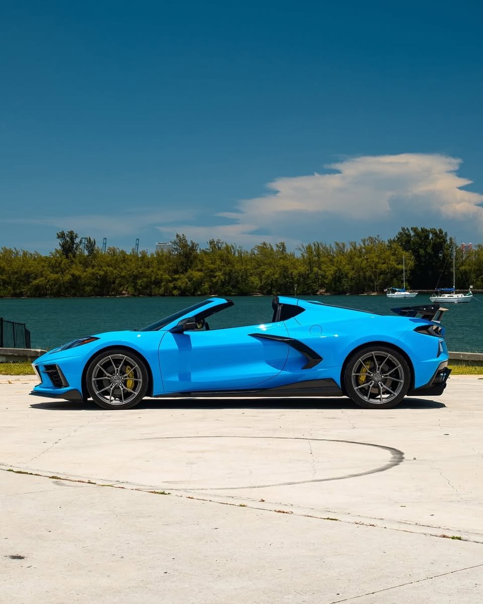 Earnhardt_Chevy's tweet image. Check out the Corvette C8 sitting on Titanium Brushed Daytona wheels by @e5wheels. Exclusively engineered for Corvettes—because perfection deserves precision. 🏎️✨

📸: @e5wheels and @codydriven 
#CorvetteC8 #ChevyCorvette #Corvette