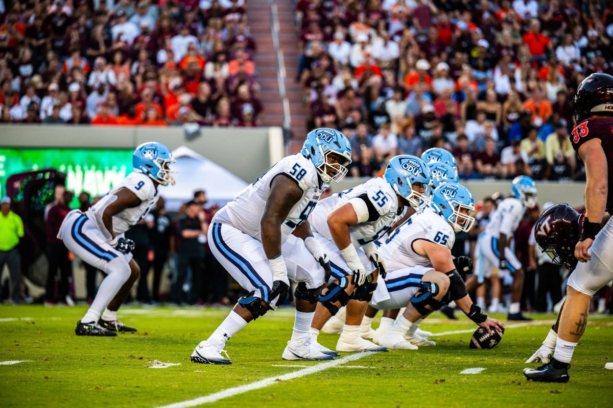 Blessed to receive my 9th official D1 offer from Old Dominion University <a href="/ODUFootball/">ODU Football</a> 
<a href="/coacher_Hut/">Alex Huettel</a> 
<a href="/CoachNiccum66/">Coach Niccum</a> 
#WarDaddys