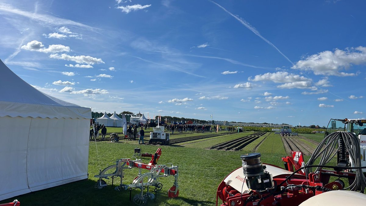 Visiting our dealer <a href="/APHGroup/">APH Group</a> during the Bejo Days. Growers from all over the world discover the latest varieties, innovations in seed technology &amp; sustainable mechanisation. You can also still visit the Bejo Days this week on Thursday 25th and Friday 26th. 🧅🧄🥕🥦 #bejodays