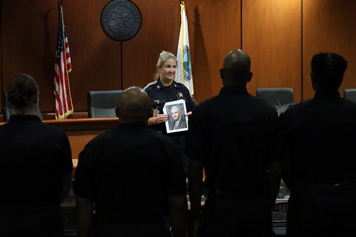 CCSOVA's tweet image. The 41st Basic Academy completed its 3rd history run with Captain Newcomb, learning about the Board of Supervisors, its history, and meeting procedures. These runs highlight the rich history of VA, Chesterfield, and the Sheriff’s Office. #basicacademy #training