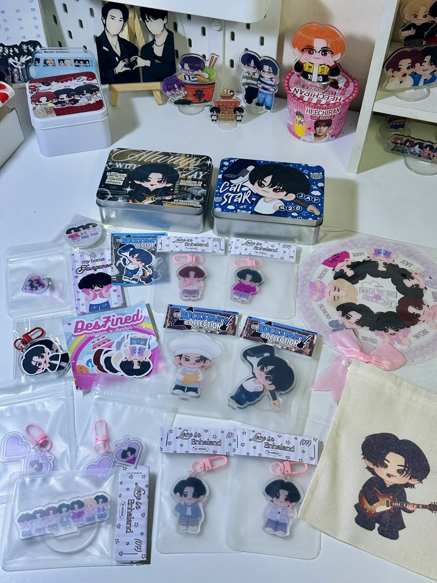 blumochi08's tweet photo. Jongseongie overload 😩❤️ i’m so kilig aaaahhkkk thank u so so much for these @catstarpjs !! I love everythinggg 🥹🫶🏻 https://t.co/o56jqMZnjn