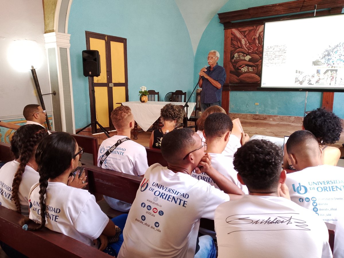 Red_JIMES's tweet photo. Inicia en la mambisa @UOCuba,  la reunión regional de la Red de Jóvenes Investigadores "Dr. C. José Luis García Cuevas", del @CubaMES, con la Conferencia: Santiago la ciudad de los paisajes, por Arq. Omar López Rodríguez. Conservador de la Ciudad.
@Ondi https://t.co/KlVMibEhO9