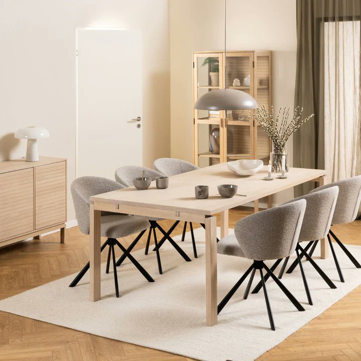 CrashFurniture's tweet image. The Linley collection. Crafted from high-quality oak veneer, these pieces are designed to infuse your home with classic charm and modern functionality.

pricecrashfurniture.co.uk/collections/li…

#displaycabinet #diningtable #extendingtable #tvunit #sideboard #cabinet #readwoodfurniture #oakveneer