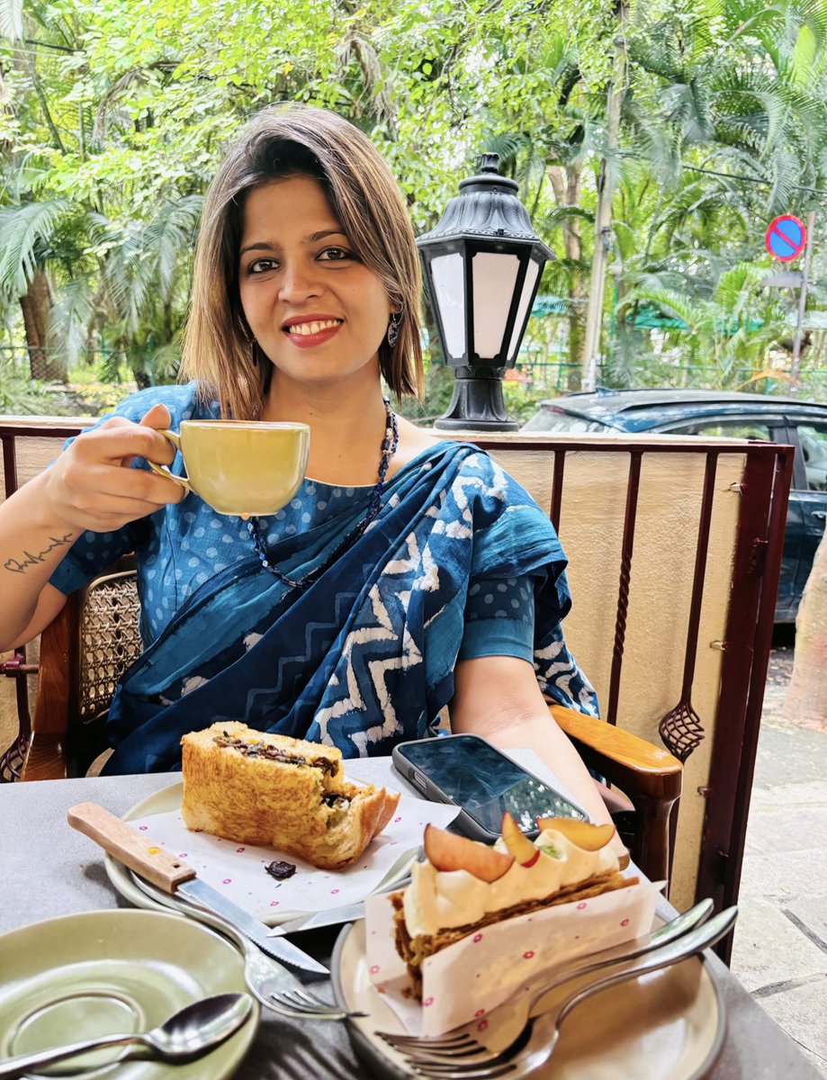 Geeky_Foodie's tweet image. They call it ‘the blues’, yet #blue is the colour of open skies, calm seas, and bright days when good coffee welcomes life’s rhythm back! 🧿🤞🏻

#Kaapiness #GiveMeBlue #Navratri Day 3!