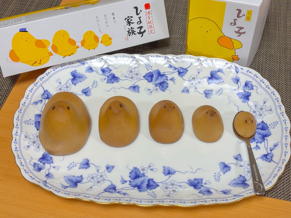 kyosuke_0614's tweet image. 奥から、5倍
3倍、
2倍、
通常、
ミニ

やってみたかったひよこの大家族
#銘菓ひよこ #ひよこ