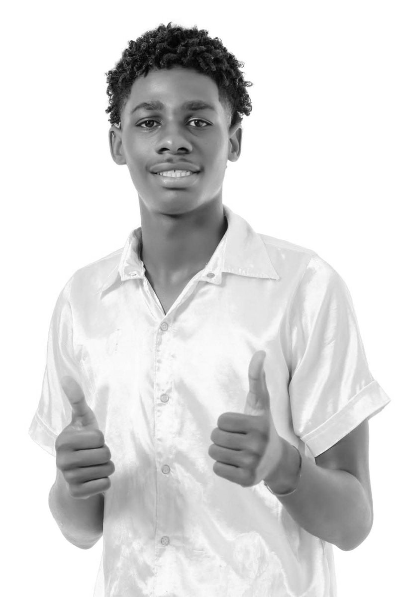 Rechazamos de manera firme y contundente el asesinato del joven líder y candidato al Consejo Municipal de Juventud por el Centro Democrático, Yeimar Gamboa Yepes, ocurrido en Chigorodó.

Este crimen nos enluta y priva a la comunidad de un joven lleno de liderazgo y esperanza para