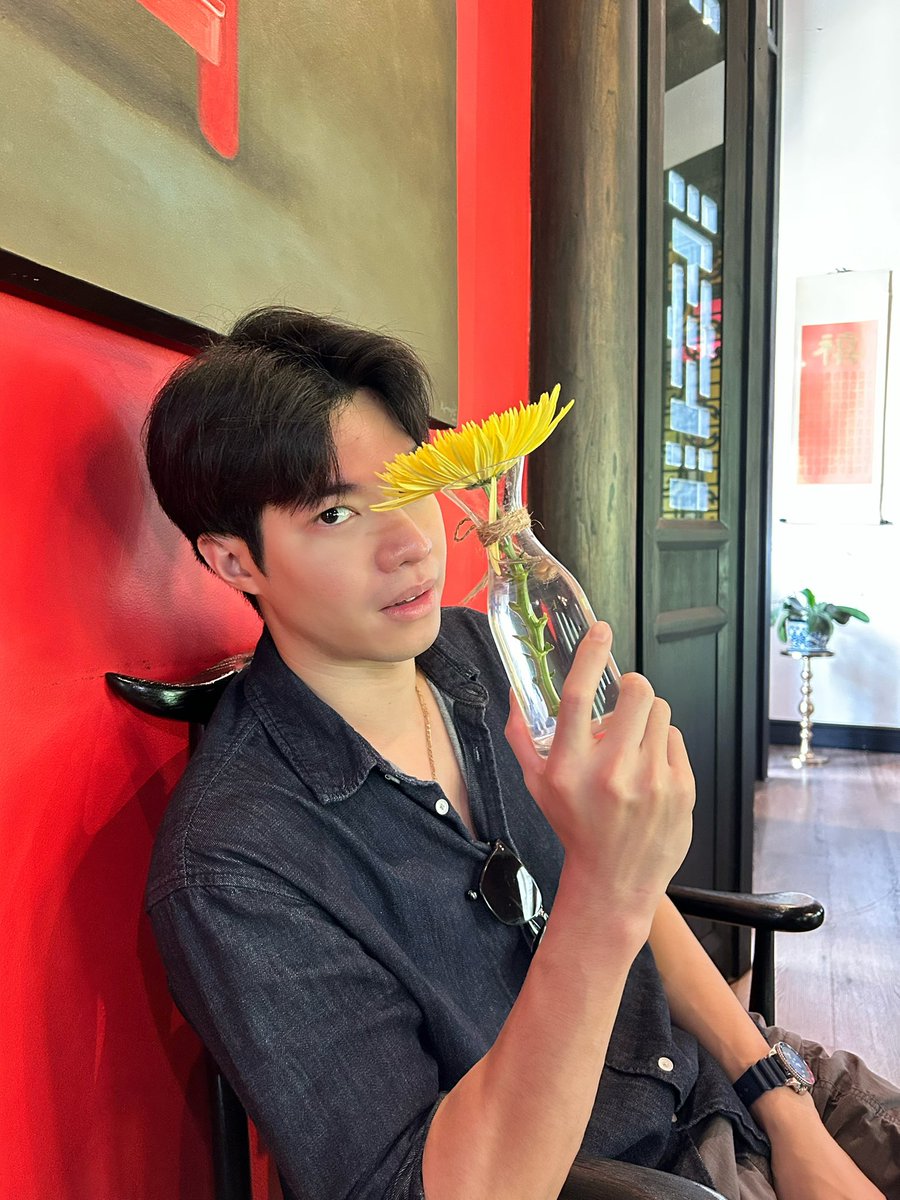 B_Suphadach's tweet image. ใครดื้อยกมือ😅🖐🏻 @kut_tanawat  
#bosstonsuphadach #กีต้าร์ของบอสตั้น  #lotterydoctor #อาการมันเป็นยังไงไหนบอกหมอ
