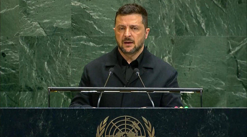 front_ukrainian's tweet image. ❗️It&apos;s cheaper to stop Putin now than to try to protect every port and ship from terrorists and naval drones, Zelenskyy said at the UN General Assembly.

&quot;We must act together in a different way to stop the aggressor. Then we&apos;ll have a chance to prevent this arms race from…