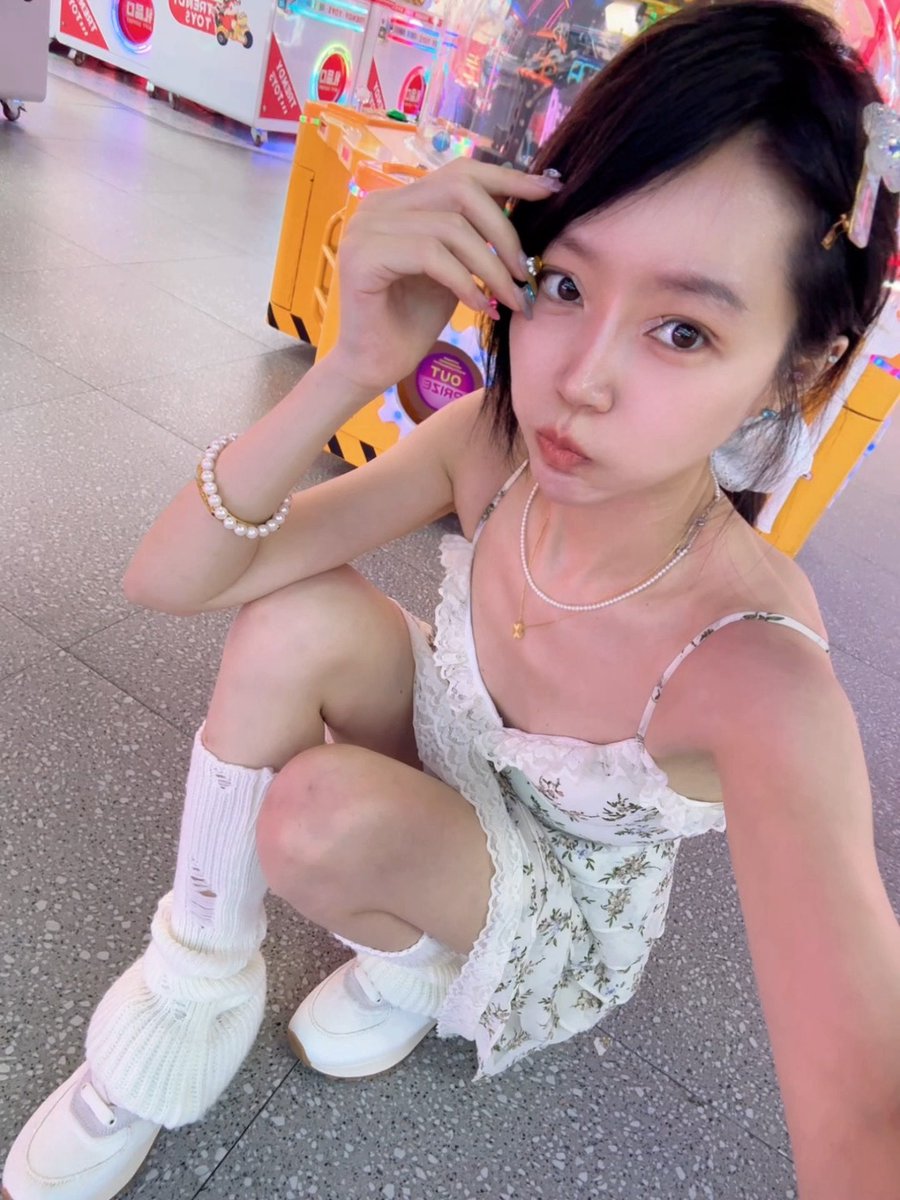 福利姬Michelle彤彤乖分享的黄推图片1 - 网红私拍内容