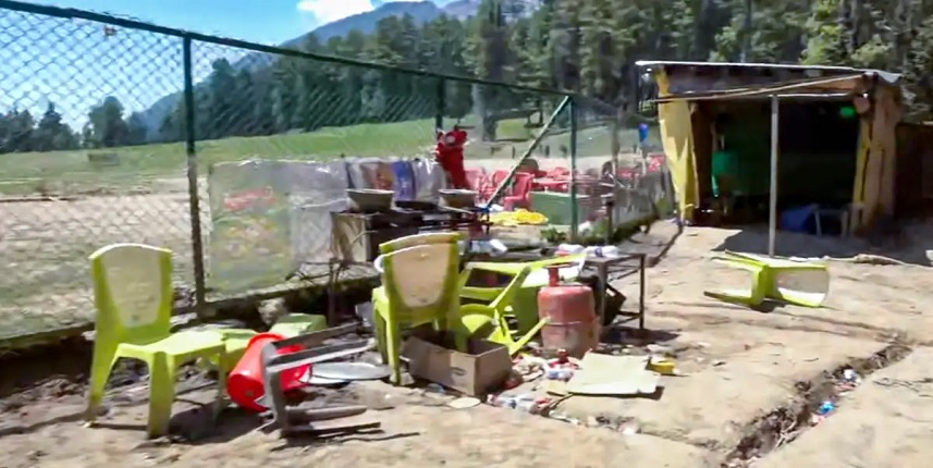 SudarshanNewsTV's tweet image. पहलगाम हमले में आतंकवादियों का मददगार मोहम्मद यूसुफ कटारिया गिरफ्तार, दक्षिण कश्मीर में सुरक्षा बलों की बड़ी सफलता

sudarshannews.in/news-detail.as…

#PahalgamTerroristAttack #pahalgamattack #JammuAndKashmir #Kashmir @KashmirPolice @crpfindia #operationmahadev @SrinagarPolice