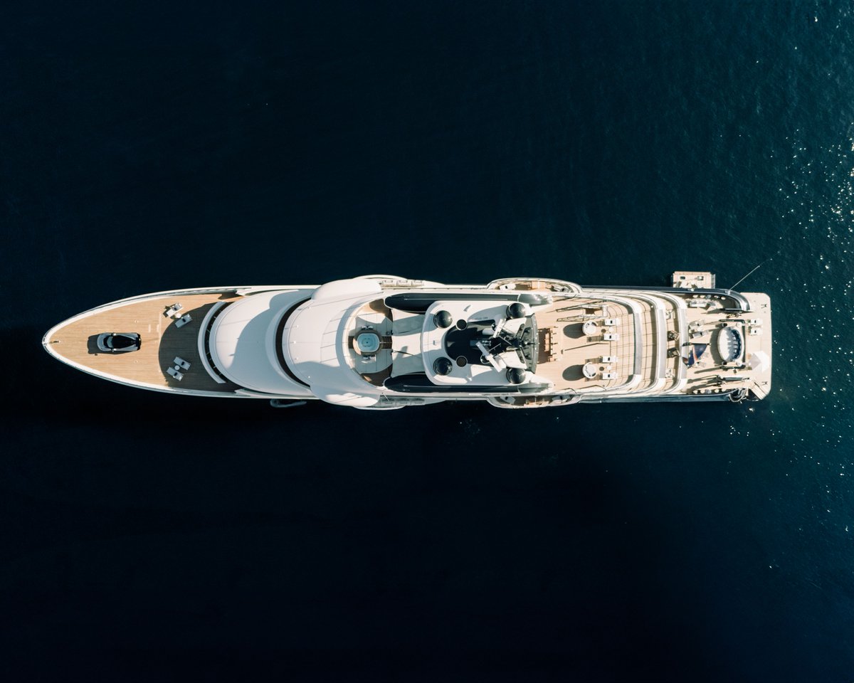 astonmartin's tweet image. Taking centre stage at the 2025 Monaco Yacht Show. Aston Martin Valhalla.
Discover: bit.ly/4lVJPAX
#AstonMartin #Valhalla #MASTERYDRIVEN