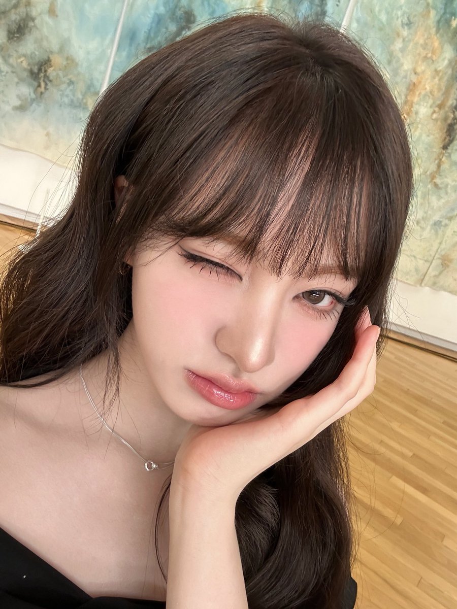 LIZ. (@jiwoney) on Twitter photo 