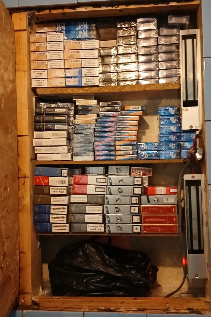👮 We've worked with the police and other councils to seize £126,000 of illegal tobacco and vapes across the West Midlands. 

In Stoke-on-Trent, 8,500 packs of cigarettes, 30kg of hand rolling tobacco and 600 vapes were seized.

👉 Read more here: orlo.uk/4hREj