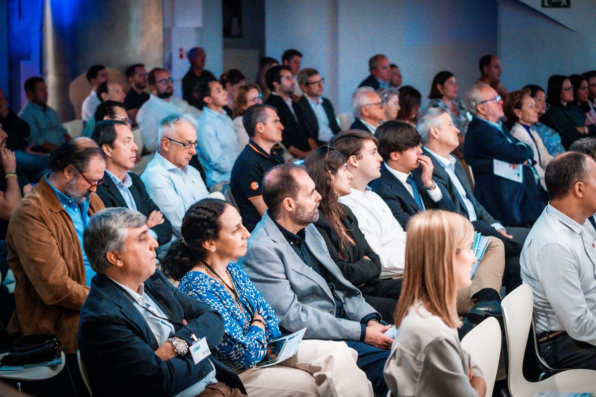 👏 Muchas gracias al centenar de personas que ayer nos acompañasteis en la grabación de 'El SAF en la agenda sostenible del transporte aéreo', en el Espacio Bertelsmann de Madrid con <a href="/MoeveGlobal/">Moeve</a>.

Muy pronto estará disponible el capítulo del pódcast en los canales habituales.
