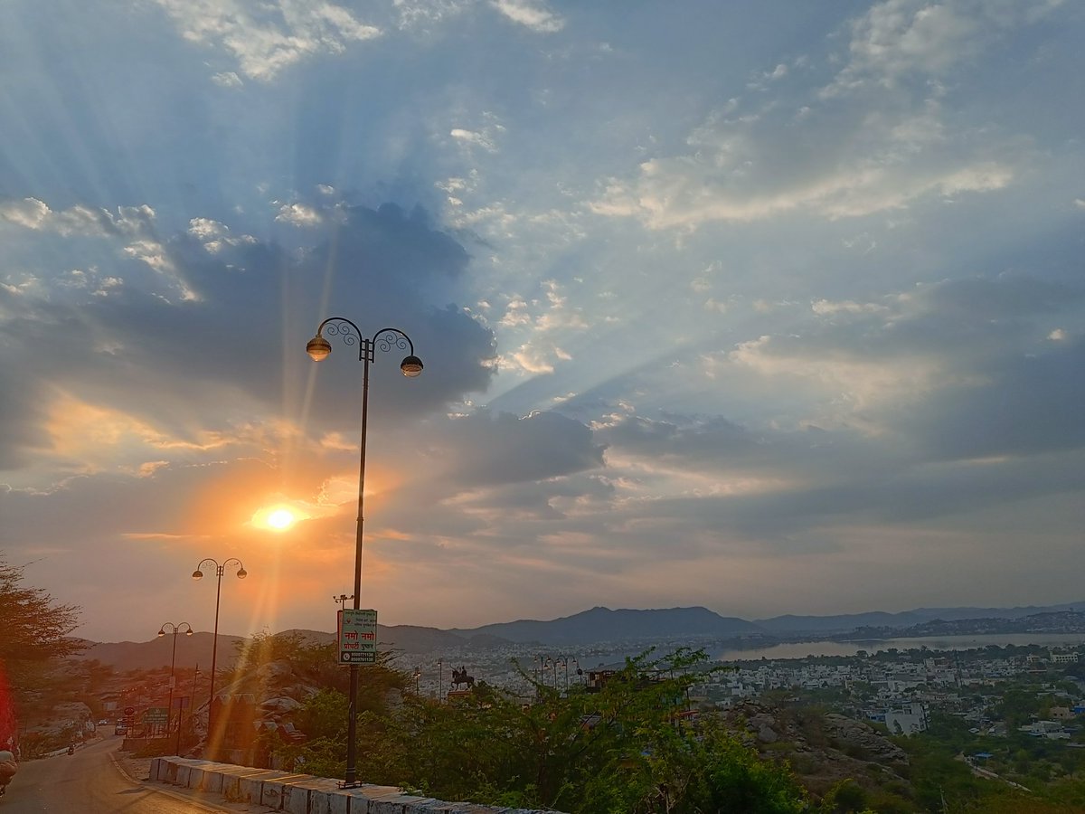 AkhilBh6's tweet image. To all the coders out there!
Let's connect and grow together!
#coders #Java #distributedai #ml #letsconnect #buildinpublic