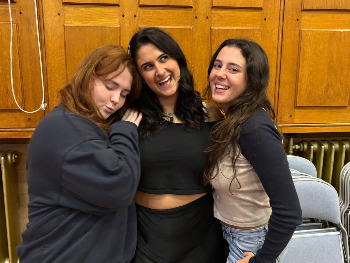 Yorksphilchoir's tweet photo. 🍂🍁MEET OUR CHORAL BURSARY STUDENTS 🍂🍁

YPC has a longstanding partnership with @LeedsMusicDrama through the Margaret Markland Choral Bursary made possible by funding from the Liz and Terry Bramall Foundation. This season we are delighted to welcome Emily, Amaya and Rosita! https://t.co/4dDQXe1Qiy