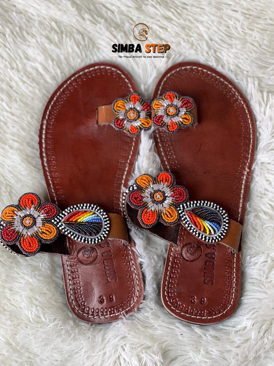 Simba_step's tweet image. Nos sandales afritudes sont toujours en stock donc n’hésitez pas… 🥳
#RtAppréciés 

🏷️ 8000f
📍Yaoundé 
📞 693148759 (WhatsApp Uniquement) 

Vous pouvez shopper sur notre site internet, lien en bio ⬆️

#MercrediBiz