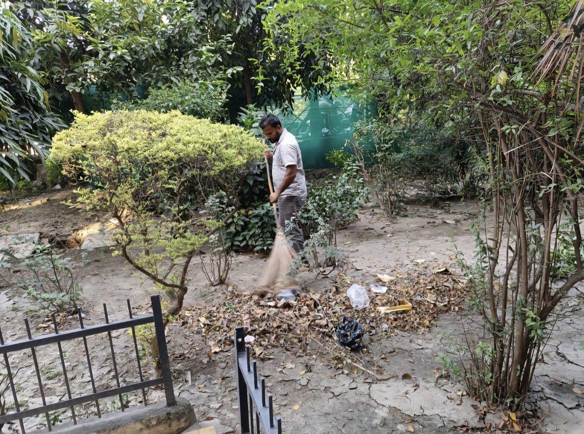 स्वच्छता ही सेवा 2025 अभियान के दूसरे दिन अर्थात् 23.09.2025 को, सीसीओ मेरठ एवं सीजीएसटी मेरठ के अधिकारियों एवं कर्मचारियों ने स्वच्छता गतिविधियों में भाग लिया और स्वच्छता अभियान के प्रति अपनी प्रतिबद्धता को दर्शाया।
<a href="/cbic_india/">CBIC</a> <a href="/AhmedabadDgts/">DGTS AHMEDABAD CBIC</a> <a href="/CGST_Noida/">CGST Noida Pr. Commissionerate</a>