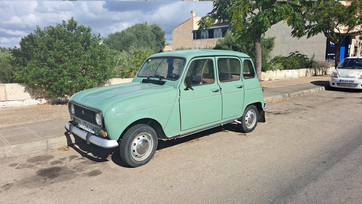 David27Kemp's tweet photo. #outnabout couple of spots this week, one in Majorca and one in sainsbury's car park broadstairs @MarkHaydock5 @AutoPap @PaulCowland_ @judith_sheen https://t.co/vodAjLRVmy