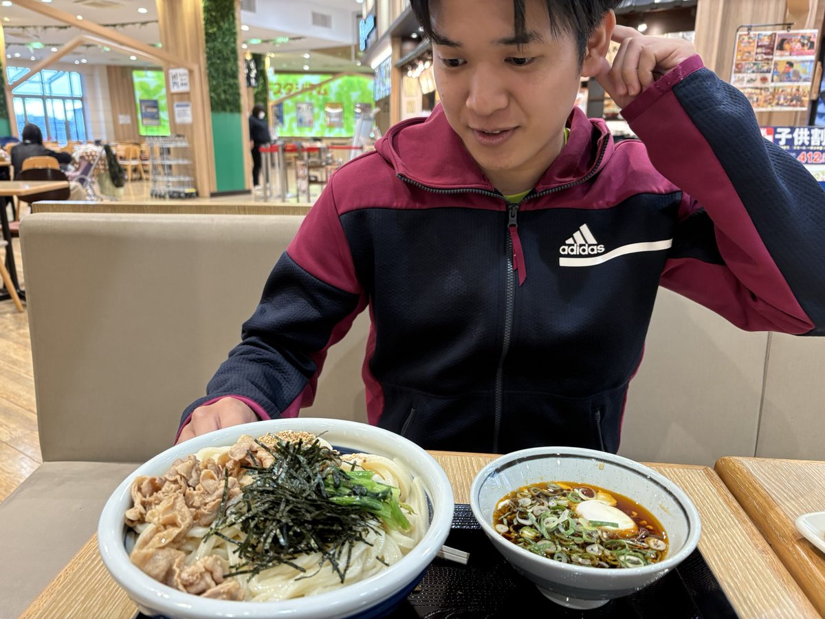 午後5時にうどん3玉食べる店長
#お腹8分目ゆーてました
