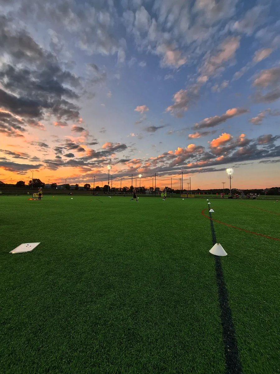 Finishing strong as the day ends 🌅⚽️