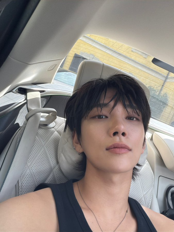 el🌻🔥 (@dokyeomieblue) on Twitter photo let's go shua!
JOSHUA at ONITSUKA TIGER MFW
#JOSHUAxOnitsukaTiger
#OnitsukaTigerSS26
#MilanFashionWeek
<a href="/pledis_17/">세븐틴(SEVENTEEN)</a> <a href="/OnitsukaTiger/">onitsukatiger</a> let's go shua!
JOSHUA at ONITSUKA TIGER MFW
#JOSHUAxOnitsukaTiger
#OnitsukaTigerSS26
#MilanFashionWeek
<a href="/pledis_17/">세븐틴(SEVENTEEN)</a> <a href="/OnitsukaTiger/">onitsukatiger</a>