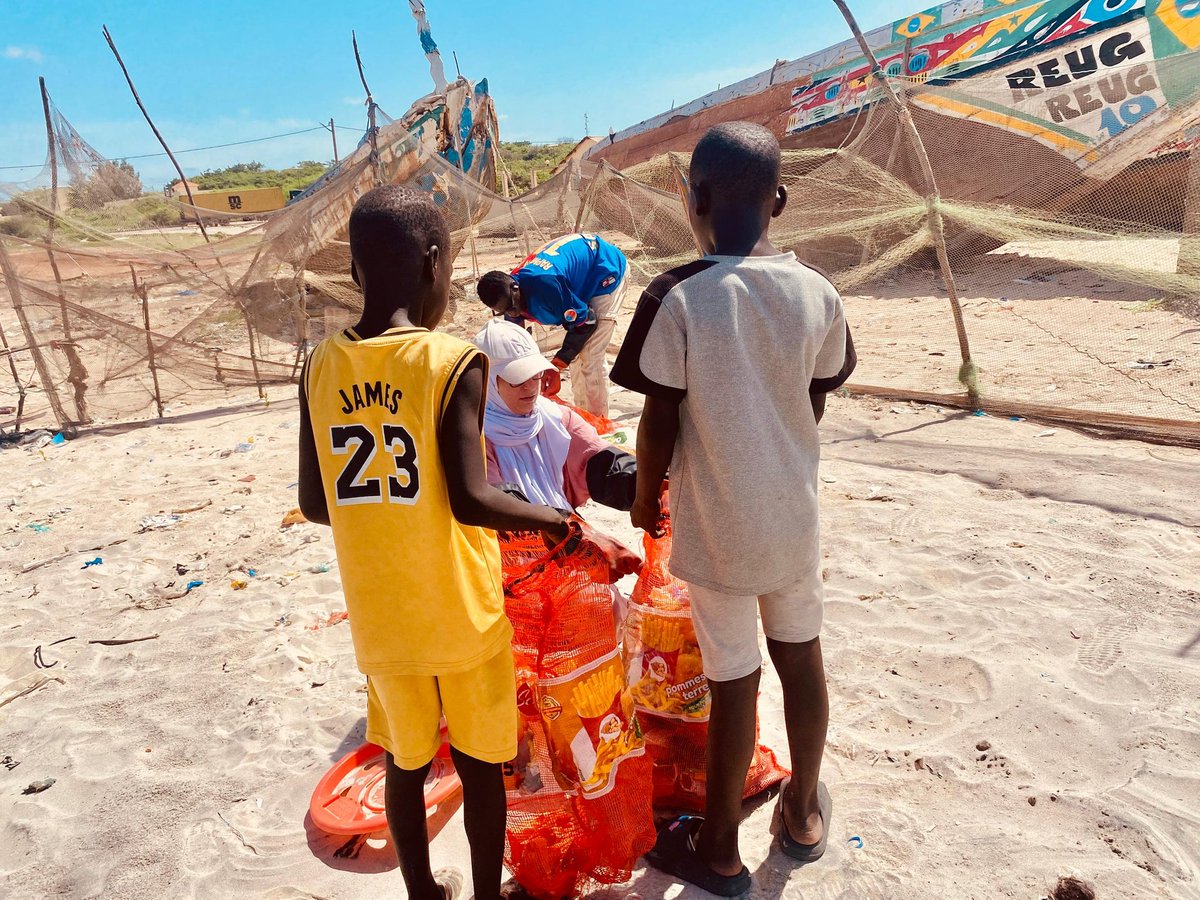 Medza Ndoye (@medzaproduction) on Twitter photo Les enfants d’aujourd’hui sont les citoyens de demain.
Les impliquer dans des actions citoyennes, c’est leur transmettre respect, solidarité et responsabilité.
Au <a href="/crac02/">Club de Reflexion d'Action Citoyenne (CRAC)</a>, nous croyons qu’un enfant engagé peut changer l’avenir.
#Kebetu Les enfants d’aujourd’hui sont les citoyens de demain.
Les impliquer dans des actions citoyennes, c’est leur transmettre respect, solidarité et responsabilité.
Au <a href="/crac02/">Club de Reflexion d'Action Citoyenne (CRAC)</a>, nous croyons qu’un enfant engagé peut changer l’avenir.
#Kebetu