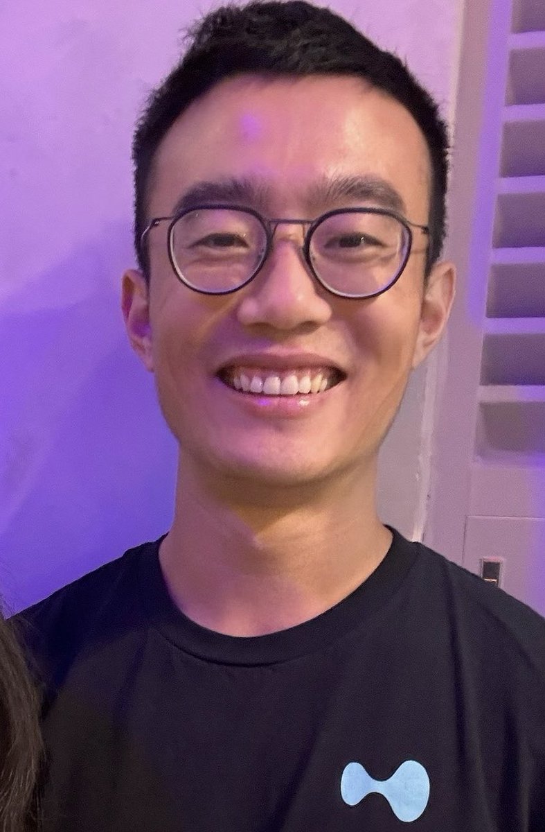 0xWenMoon's tweet image. The illusion of choice… 🐮

@Aster_DEX vs @HyperliquidX 

Pick your asian man with glasses 👇