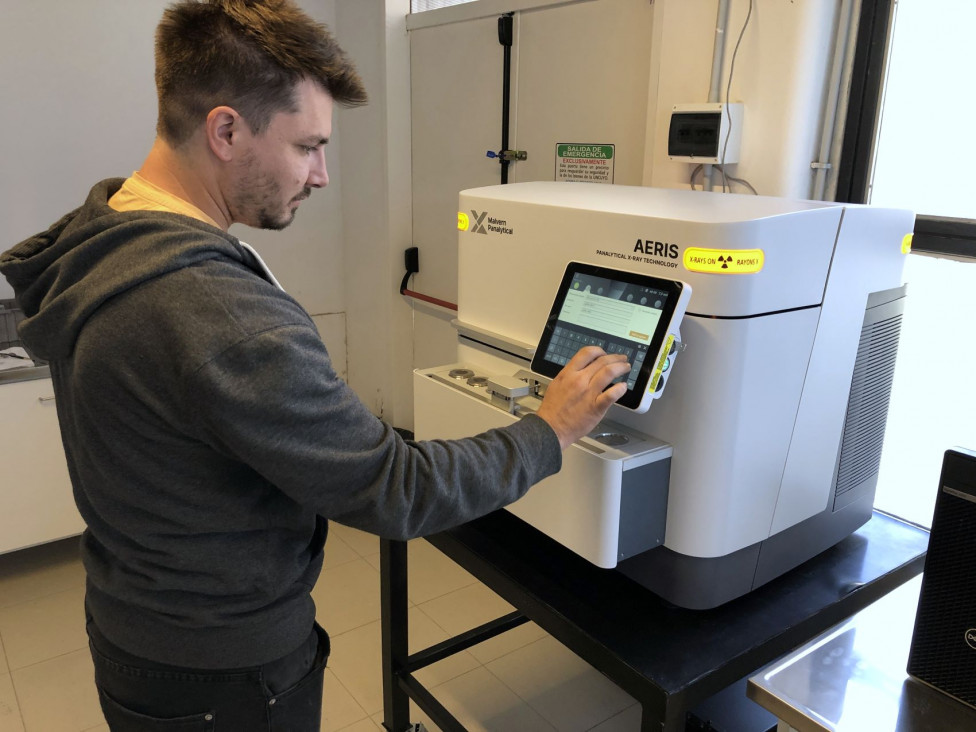 ¡Contamos con nuevo equipo para potenciar investigaciones y ofrecer servicios a la industria! 👏

Se trata de un difractómetro de rayos X para analizar la estructura cristalina de materiales sólidos. 

📲uncuyo.edu.ar/prensa/la-uncu…