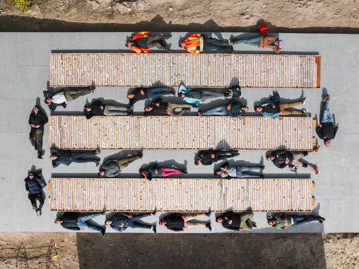 Q2Metals's tweet image. Probably the best photo from the site tour. 

24 people next to a section of drill hole 44, which intercepted 457 metres of continuous spodumene pegmatite. Assays pending. $QTWO $QTWO.V $QUEXF #Lithium