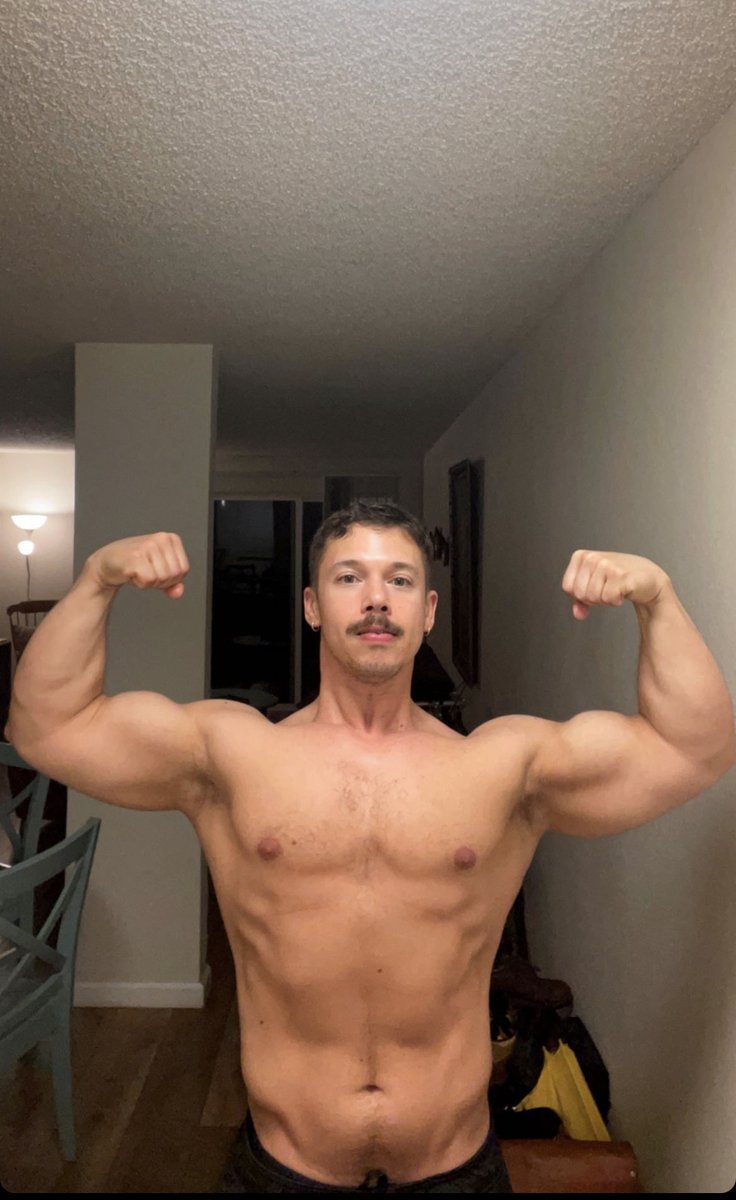 VICTORINNO_X's tweet photo. Front double 💪 https://t.co/Le6WvSupAs