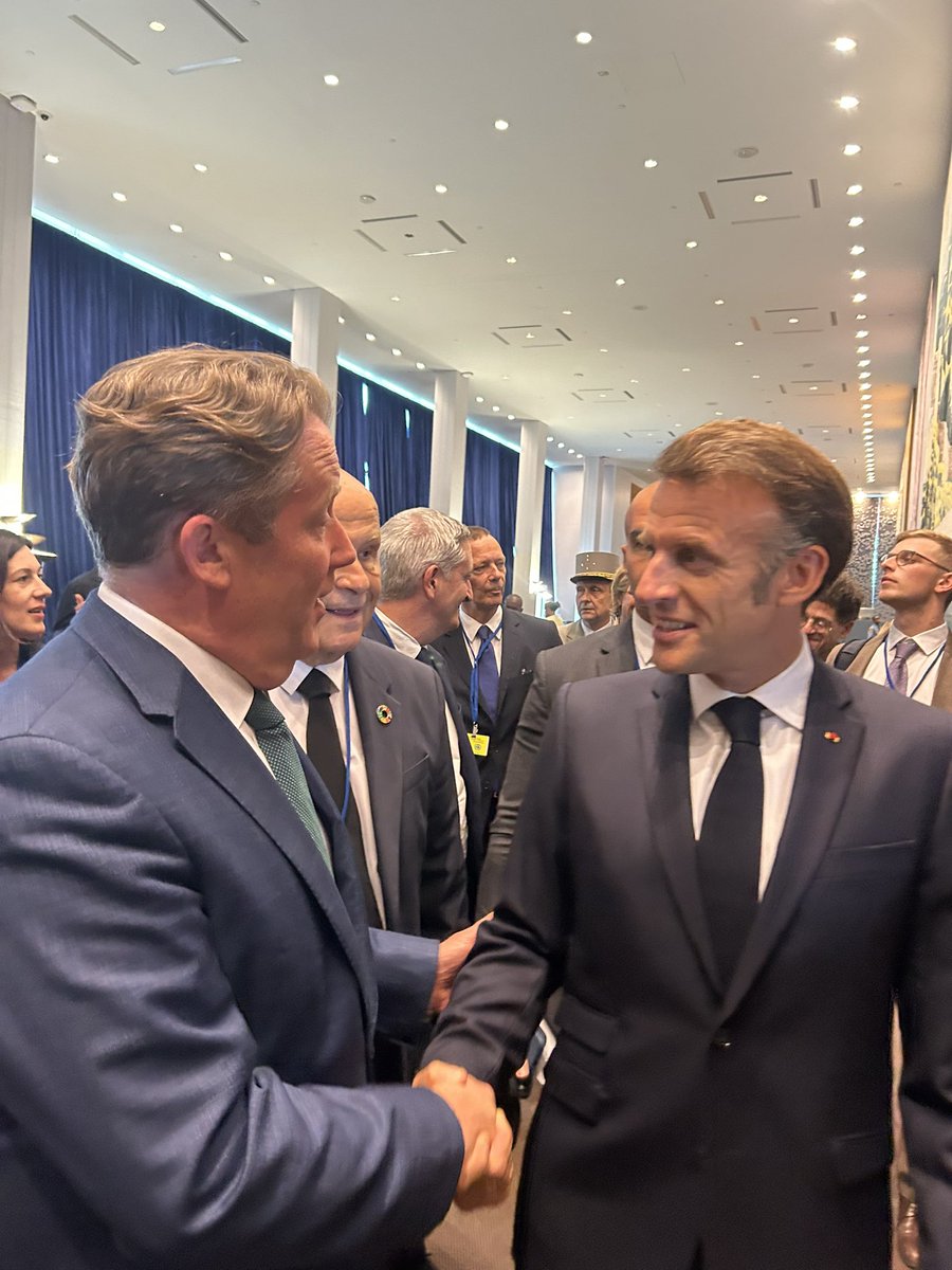 Good to talk to President Macron about the importance of ocean conservation.

Ireland was proud to ratify the #BBNJ Agreement, a vital framework to protect our global ocean. We now have a powerful framework to tackle some of the most serious threats facing our global ocean.