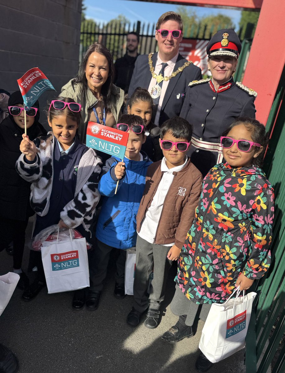 🎉 Milestone moment! 

Accrington Stanley’s Big Shirt Giveaway has now gifted over 10,000 free shirts to local kids 🙌

At this year’s event, 1,200 Year 3 pupils from 41 schools visited the Wham Stadium, met players &amp; staff, and took home their brand-new Stanley shirt ❤️⚽️