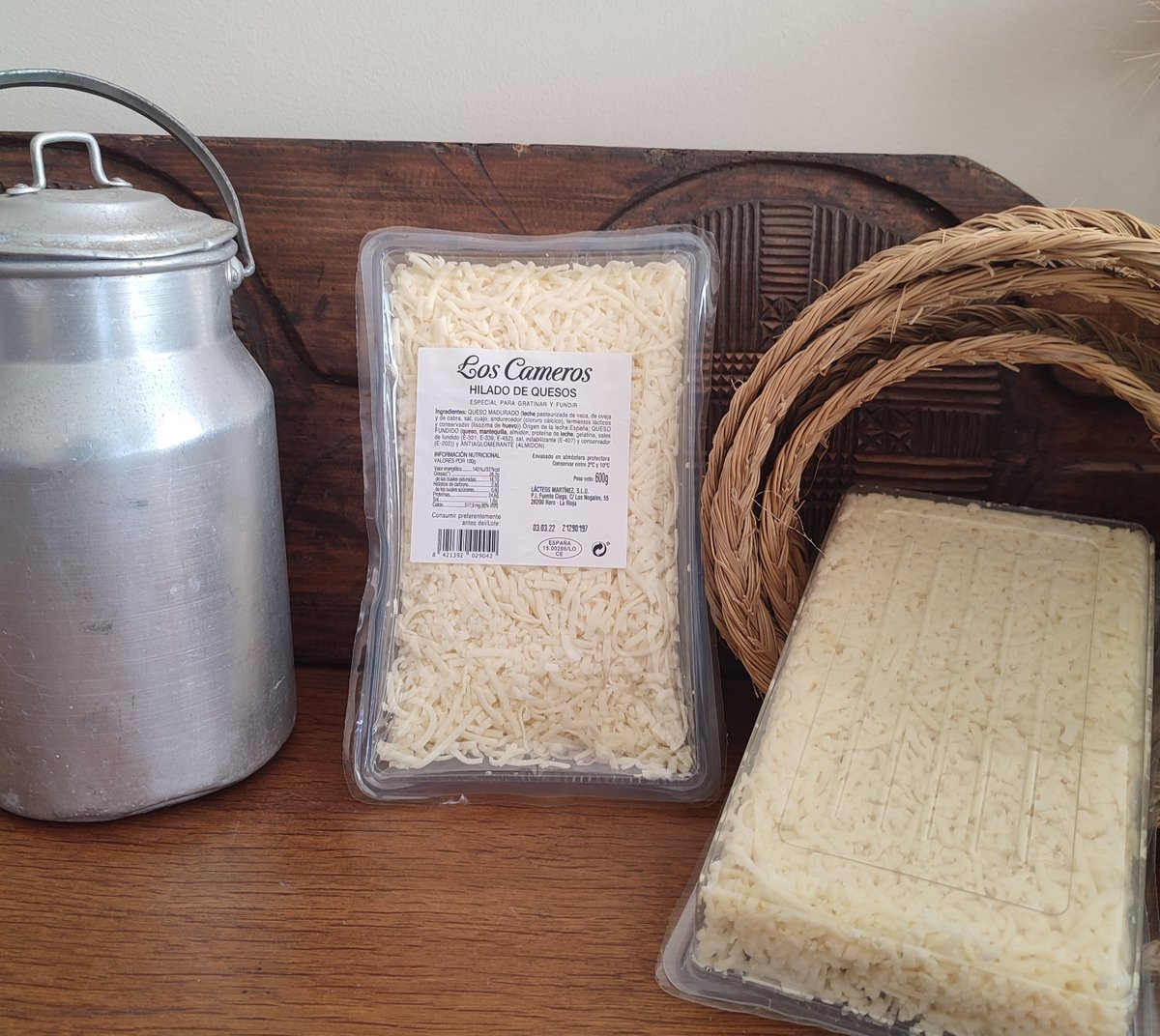 El Hilado de Quesos de Los Cameros es un producto con todo el sabor del queso curado y la textura de los tiernos, ideal para fundir y acompañar todos tus platos. 👨‍🍳🍽️🧀

#quesoloscameros #quesohilado #quesoparafundir #horeca