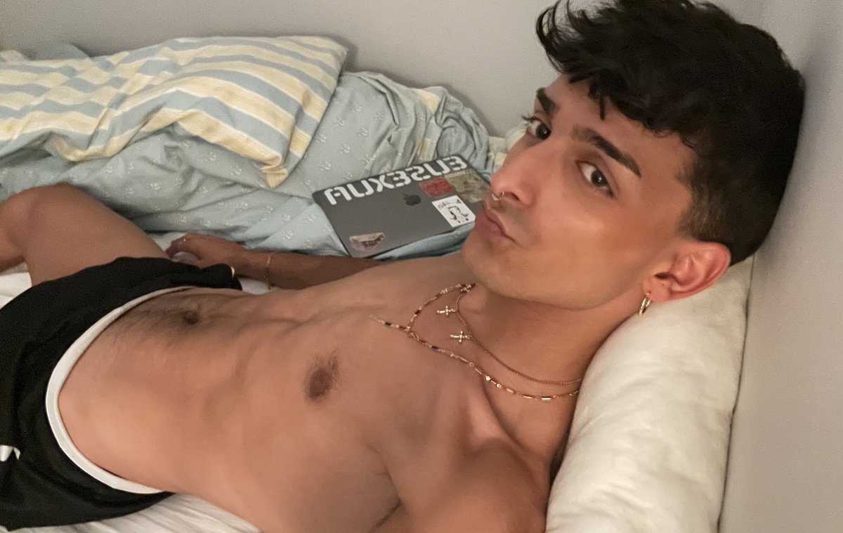 manolovg_'s tweet image. holaaa alguna quiere que le hable de radiohead 3 horas sin parar???