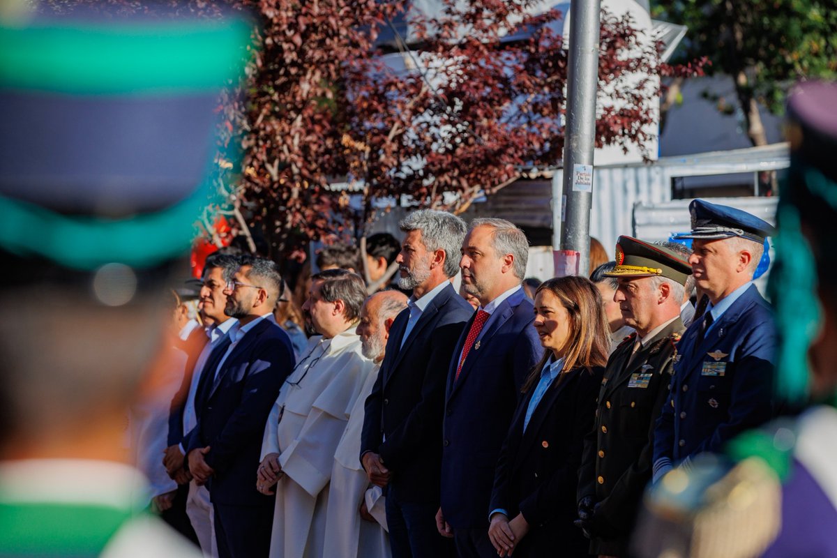 MatiasStevanato's tweet photo. Con el izamiento de nuestra bandera argentina en la Plaza Departamental 12 de Febrero, dimos inicio a los festejos patronales de este 24 de septiembre. https://t.co/Rt17yYYZCe