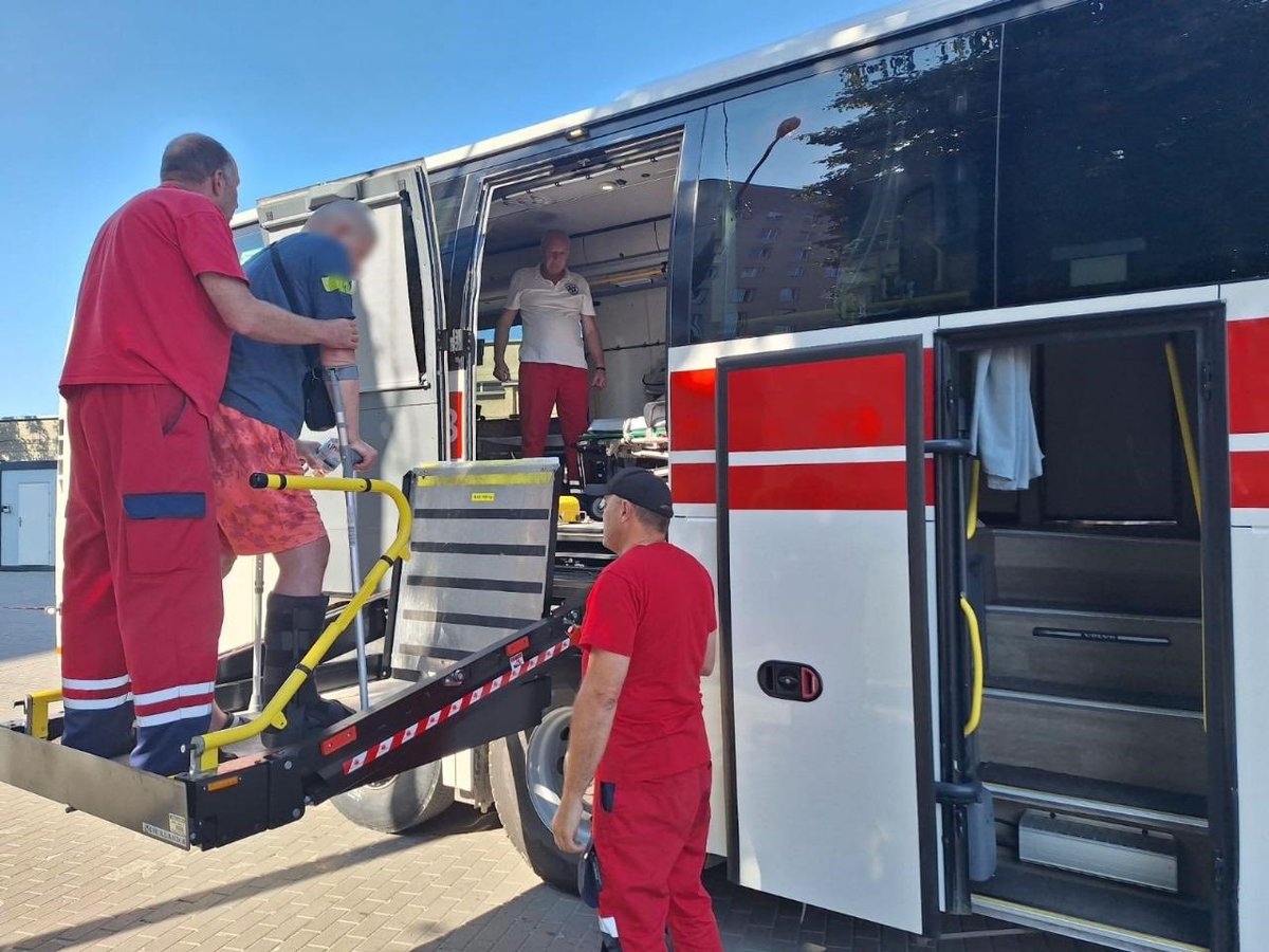 hans_kluge's tweet image. I welcome the continuing medical evacuations of critically ill patients from Ukraine to @WHO Member States.

Since early September, 93 patients have been transferred to safe care in Denmark, Estonia, France, Germany, Latvia, Lithuania, Netherlands, Norway, Sweden &amp;amp; USA.

These…