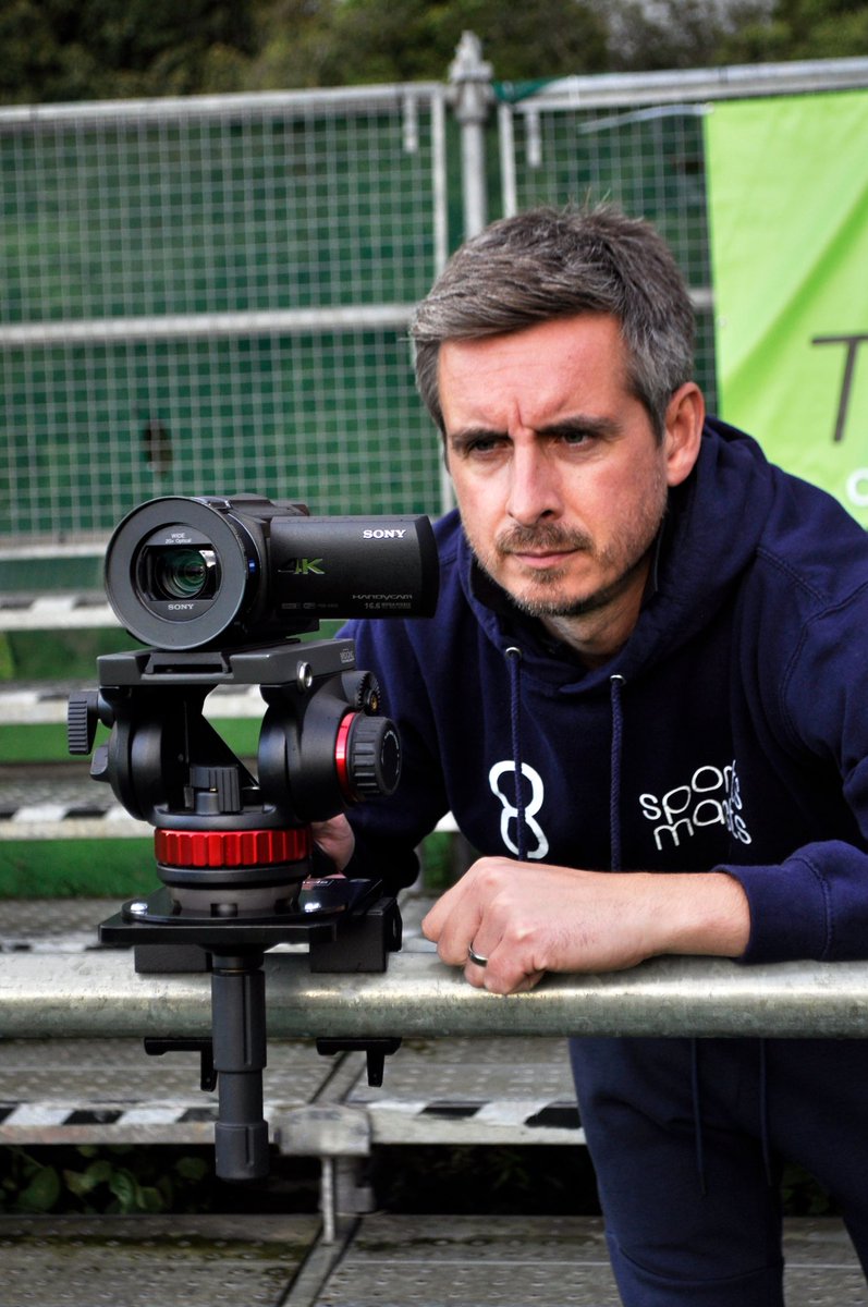 Clamp onto scaffold bars, filming towers or gantry’s with the Sportsmasts Sports Clamp with fluid video head sportsmasts.com/products/sport… #sports #sportsclamp #filmingsports #sportsmasts