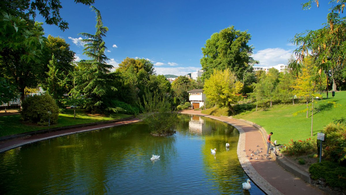 Je cherche une solution d'hébergement ponctuelle à Clermont-Ferrand vers Ballainvilliers idéalement, budget 30-35e la nuit. Merci d'avance si vous avez des pistes.