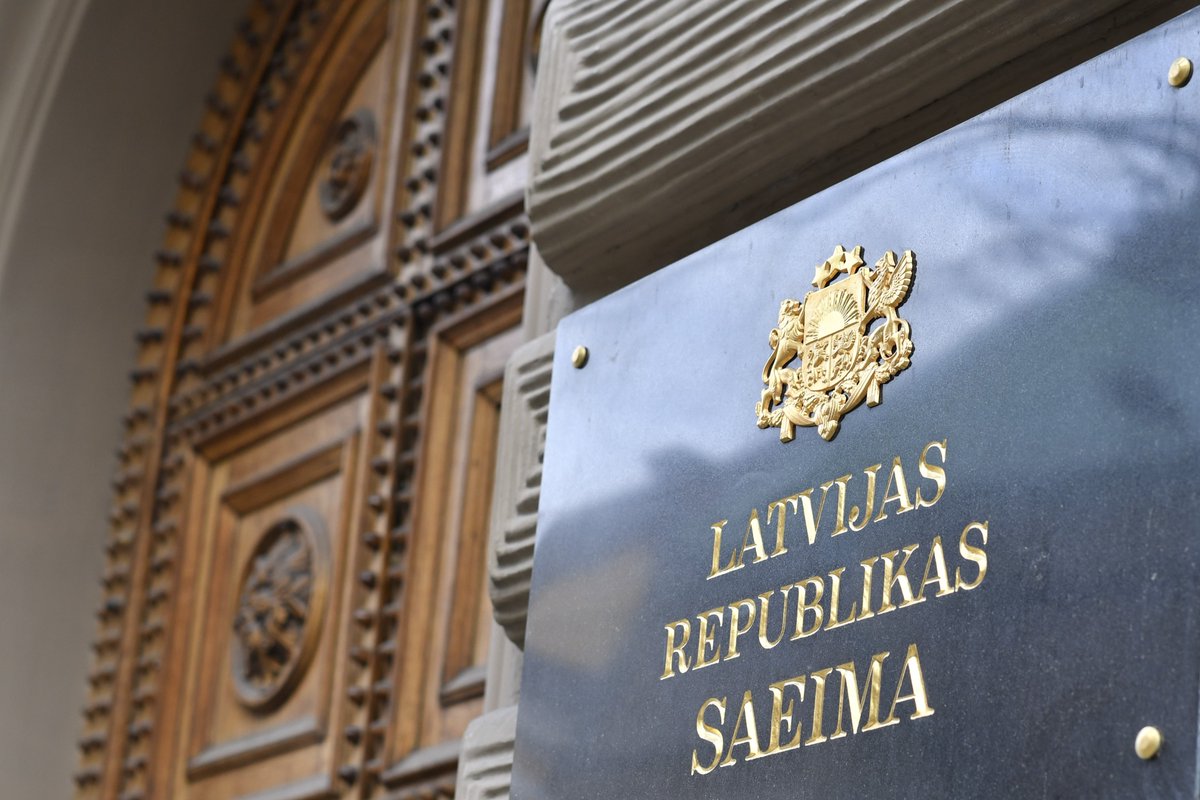 IIndriksone's tweet image. Rīt Saeimā lems par Latvijas izstāšanos no Stambulas konvencijas. @VL_TBLNNK  kopā ar opozīcijas kolēģiem iesniedza likumprojektu, jo mūsu pienākums ir aizstāvēt ģimenes, bērnus un vērtības. Vardarbībai Latvijā nav vietas – bet tās apkarošanai nav jābalstās svešā ideoloģijā.