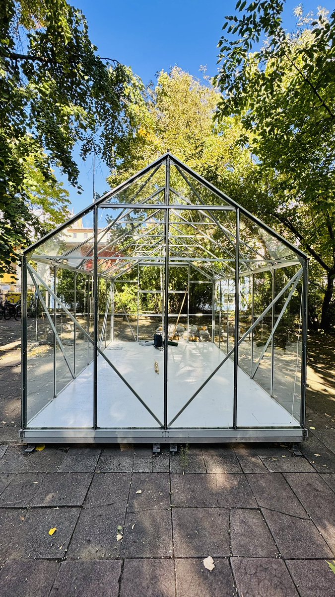 berlinportrait's tweet photo. 𝒔𝒖𝒑𝒆𝒓 𝒃𝒊𝒆𝒏! 
gewächshaus für
zeitgenössische kunst | Schwedterstr. 232
10435 Berlin | auf dem Gelände der
Ateliergemeinschaft Milchhof e.V.
#superbien #artspace #contemporaryart #prenzlauerberg #milchhof #ateliergemeinschaft https://t.co/uDo52DFiyS