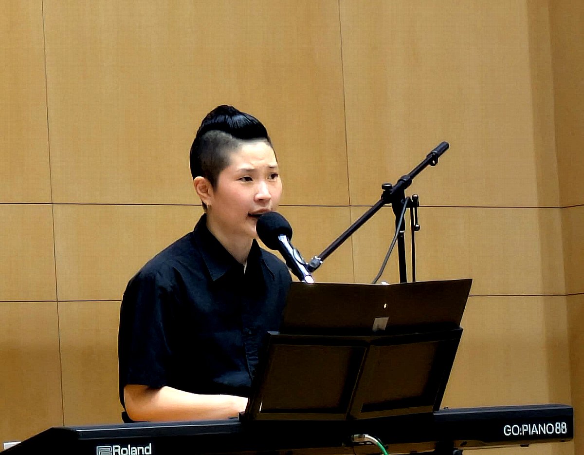 【公式】一二三 礼 /Rei Hifumi (@kf_1230) on Twitter photo 9/21、お昼、「エルおおさか」にて出張コンサートさせていただきました!
ありがとうございました! 9/21、お昼、「エルおおさか」にて出張コンサートさせていただきました!
ありがとうございました!